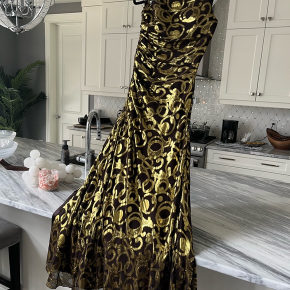 Aidan Mattox ✨ formal gown size ✨✨4 it’s a stunner✨ - Picture 4 of 16
